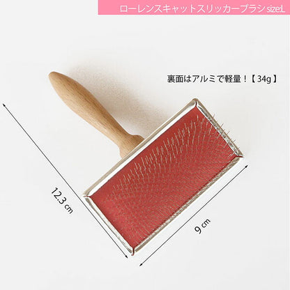 サイズ図。Lサイズの寸法は12.3cm×9cm、裏面はアルミ製で重量34gと表記された赤いブラシ面の商品写真